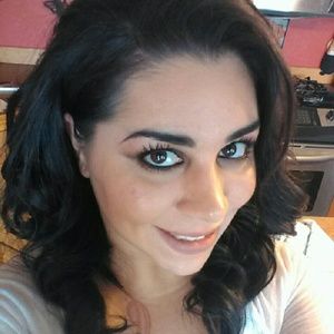 Meet your Posher, Cecilea