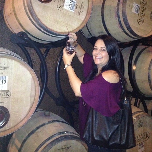 Meet your Posher, Dina