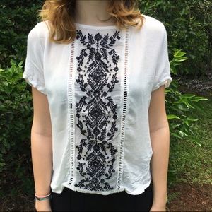 ❌TRADED❌Embroidered Top