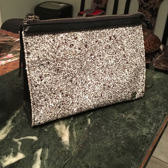 Luxury toiletry bag - Picture 4 of 4