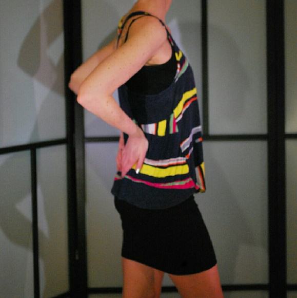 Color Block Top - Picture 2 of 3