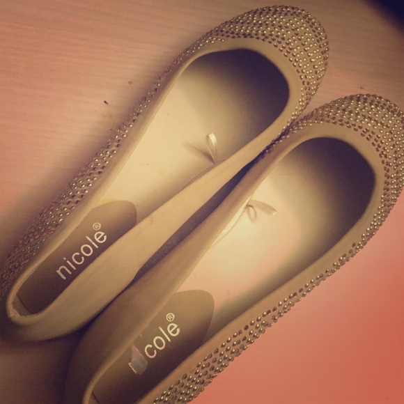 Brand new Nicole flats