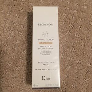 Dior snow UV Protection BB cream 020