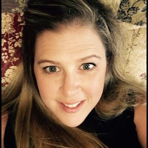 Meet your Posher, Becca