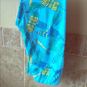 OS Lularoe leggings - feather print NWT
