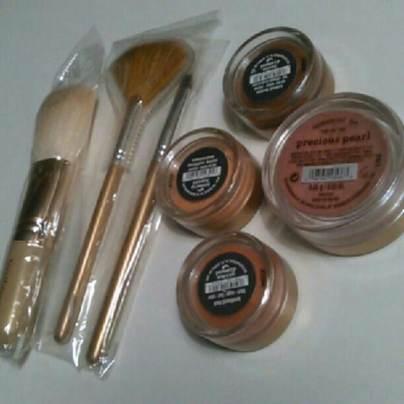 I.d. bare minerals sealed never opened