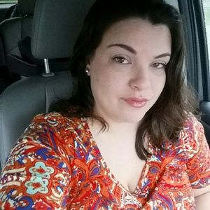 Meet your Posher, Elizabeth