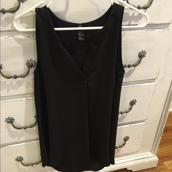 H&M black flowy tunic.
