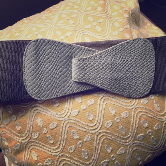 BCBG waist belt