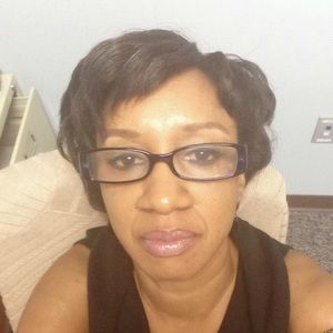 Meet your Posher, Evette