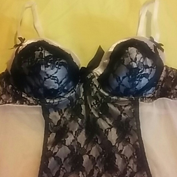 Sexy outfit - Picture 2 of 3