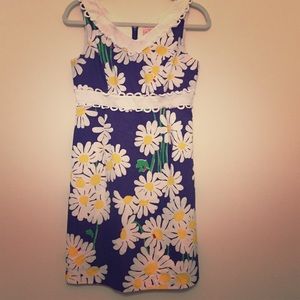 Lilly Pulitzer 🌴 dress flower design.