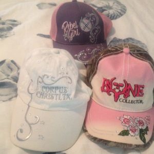 🎈Bundle of 3 hats🎈