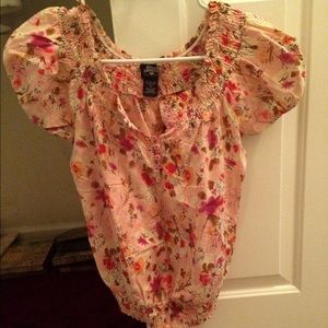Beautiful three button shirt for sale!