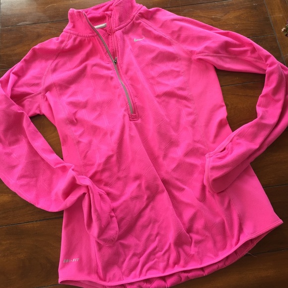 Nike Tops - NIKE DRI-FIT HALF ZIP. EUC. Medium