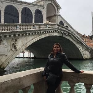 Meet your Posher, Raquel