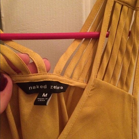Beautiful mustard yellow tank size M. - Picture 3 of 3
