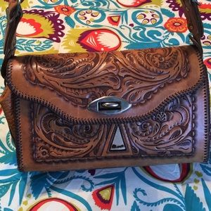Vintage 70's hand tooled leather purse ❤️