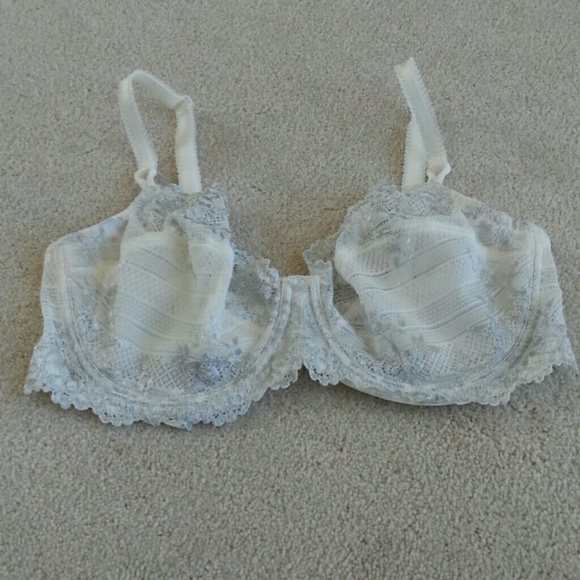 SALE!! FINAL REDUCTION!! White lace bra almost new