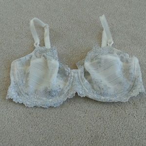 SALE!! FINAL REDUCTION!! White lace bra almost new