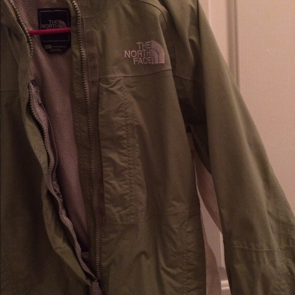 The North Face heavy duty rain jacket - Picture 2 of 4
