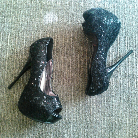 Sequin heel! So fashionable!