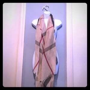 NWT Nova Check Print Large Scarf