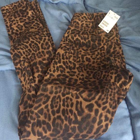 H & M skinny jeans, cheetah print