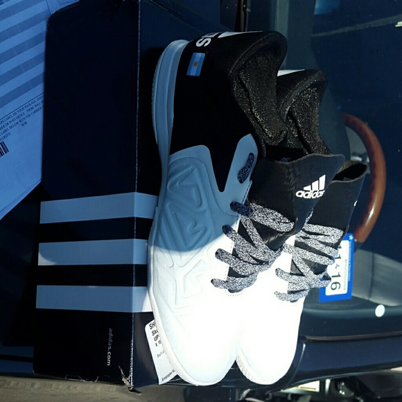 Adidas Argentina size 8.5  brand new with reciept