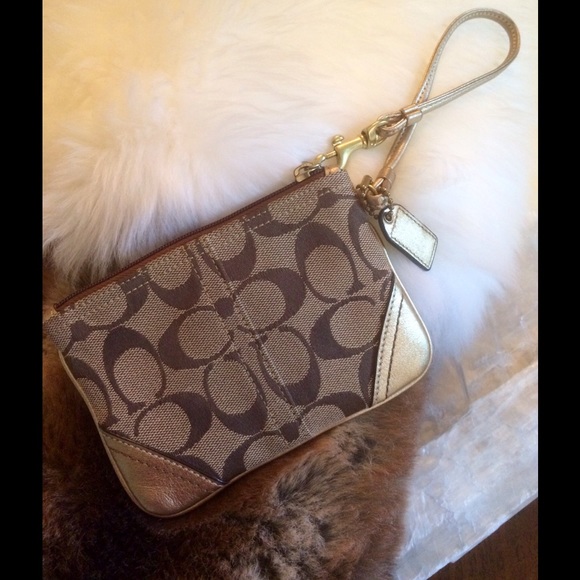 COACH Wristlet - Picture 2 of 8