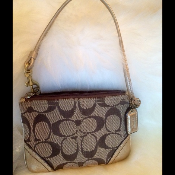 COACH Wristlet - Picture 5 of 8