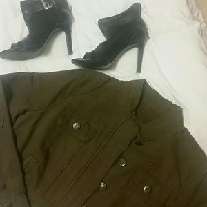 Cropped denim jacket