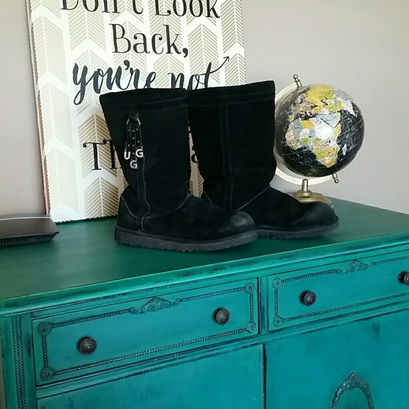 Authentic black size 6 Ugg boots