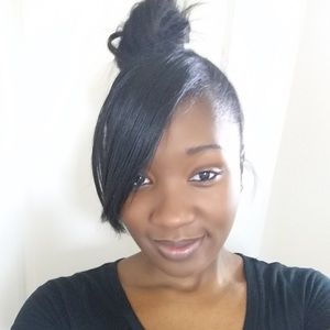 Meet your Posher, Lia