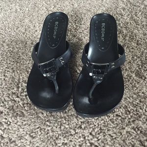 Wedged thong BCBG sandals