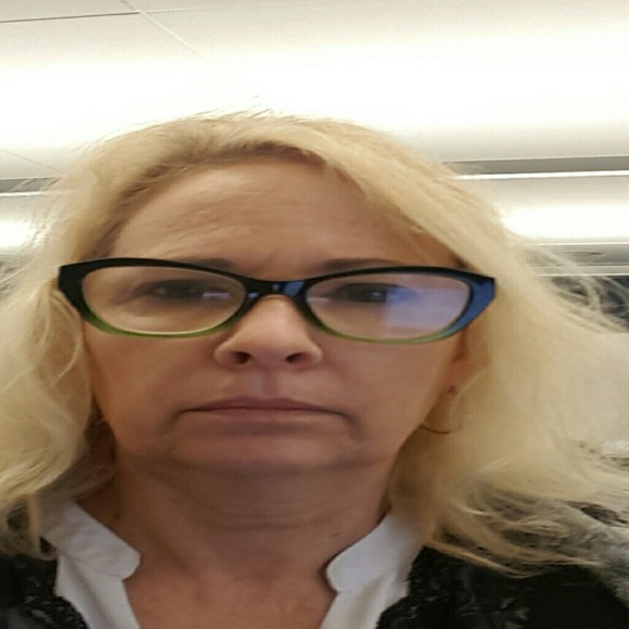 Meet your Posher, Ruth - Picture 1 of 1