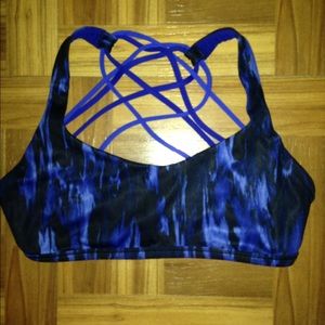 Lululemon free to be wild bra size 6