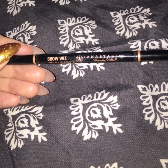 ABH brow wiz