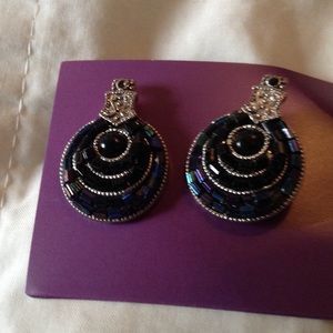Vintage bugle-beaded & silver earrings. PERFECT