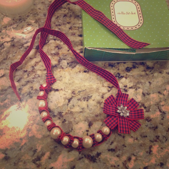 Stella & Dot Lola necklace gingham and pearls