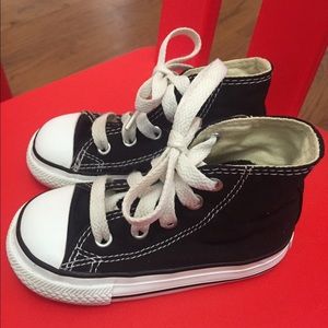 Toddler Black Converse Chuck Taylor Hi Tops Size 6