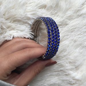 Fancy blue spiral bracelet