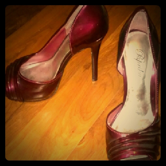 Paprika heels