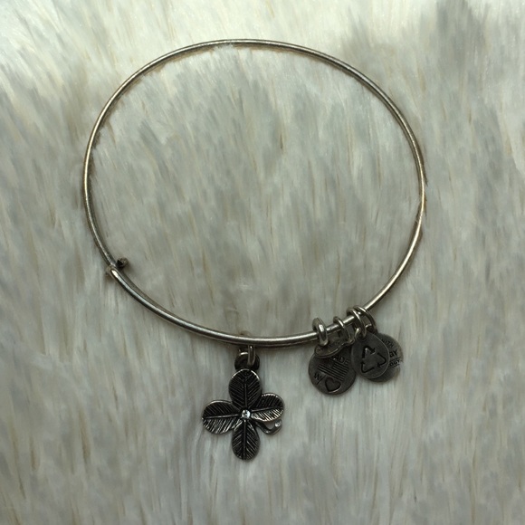 Lucky Clover Alex and Ani