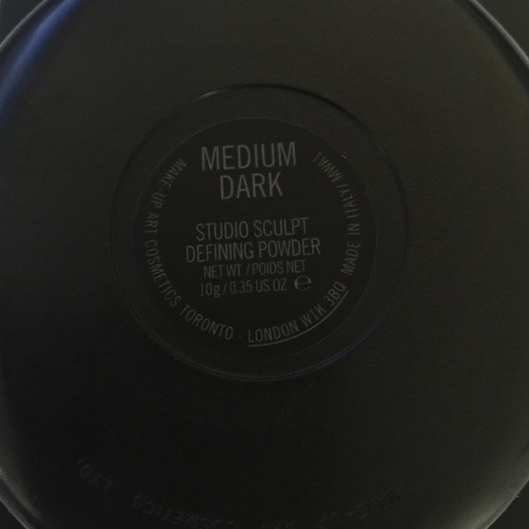 MAC Studio Sculpt Defining Powder - Medium Dark - Picture 4 of 4