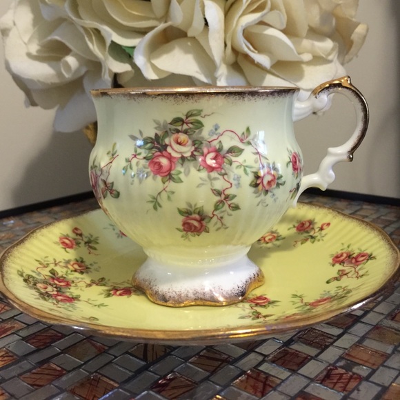 💐Vintage Tea Cup & Saucer