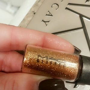 MAC loose glitter pigment