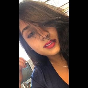 Meet your Posher, Crystal