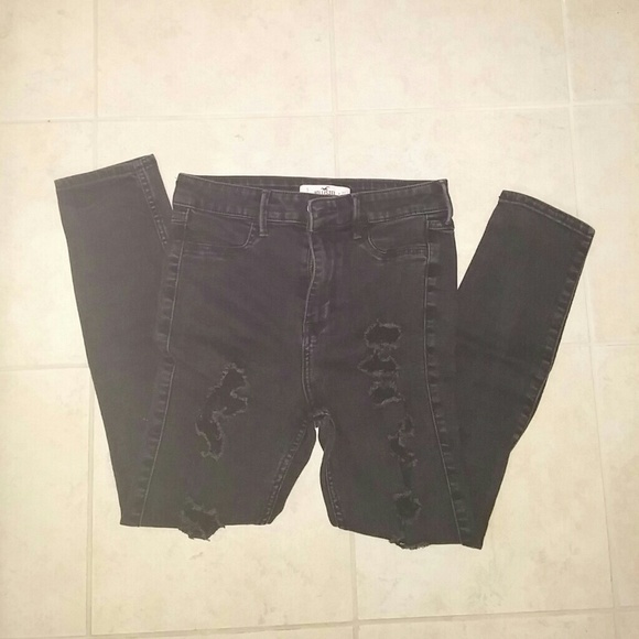 Distressed high waisted skinnies