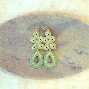 Stella and dot  Capri chandelier earrings